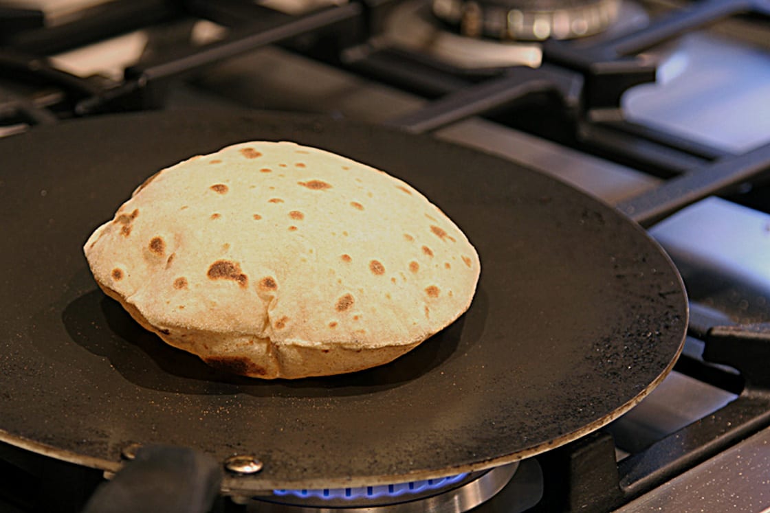 10 Best Tawa for Making Roti at Home [Buying Guide] - NomList