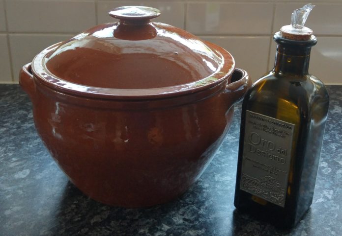 portuguese-pot-1762863_1920